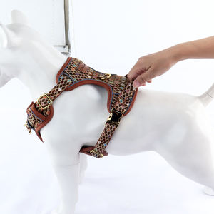 आरामदायक ऑक्शफोर्ड पालतू जानवरों के लिए किसी भी तड़ी और बड़े सूट के लिए लोगो हार्नेस सेट को शामिल नहीं करता है। - Product Image 1