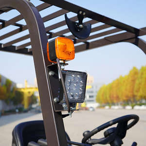 Carrello Elevatore Completamente Elettrico Rhinoceros CPD30 2.5 Tonnellate 4WD con Batteria agli Ioni di Litio e Accessorio Rotante per Uso Portuale - Product Image 5