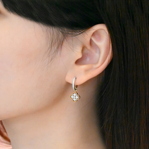 Pendientes de Aro con Trébol de Cuatro Hojas de la Suerte, Joyería Vintage de Moda al por Mayor, Oro Rosa y Blanco de 18K, Diamantes Naturales - Product Image 4