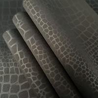 Papier enduit de tissu polyester doux pour la peau, avec un design unique en texture de peau de crocodile, pour l'emballage de boîtes cadeaux, film de laminage