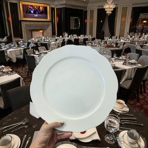 Fine Bone China Lotus <strong>Flower</strong> Shaped Plate,White Scalloped Charger Plates for Wedding Party,Ceramic Petal <strong>Dinner</strong> Plates <strong>Set</strong> - Product Image 5