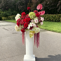 Burgunderrote Künstliche Blumenkugel 60CM Seidenrosen Rot-Grünes Blumenarrangement Römische Säule Tischdekoration für Hochzeitszeremonie
