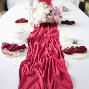 Chemin de table personnalisable en <span class=keywords><strong>gaze</strong></span> de soie de lait à motif uni, <span class=keywords><strong>double</strong></span> face, plissé, style nordique, pour mariage et fête - Product Image 3