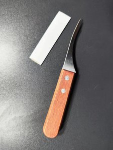 Coupe-fruits de mer Outil de gadget créatif de cuisine Éplucheur de crevettes de qualité supérieure <span class=keywords><strong>Couteau</strong></span> à fil de crevettes avec manche en bois et lame en acier inoxydable - Product Image 5
