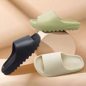 2026 Hot Sale Summer Luxury Light Weight <b>Soft</b> Fashion Casual Couple Outdoor Designer Sandals Slippers Flat <b>Shoes</b> - Product Image 1