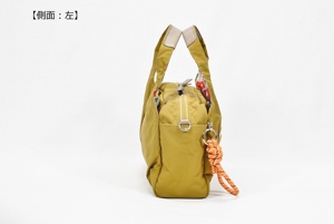 Bolso de mano de nailon para mujer con correa de hombro desmontable, bolso tote con bordado de letras y dije, disponible en 4 colores - Product Image 6