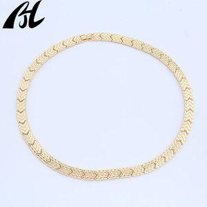Juego de 4 Collares Dorados en Capas L-886, Gargantilla Apilable, Colección de Collares de Moda para Mujer, Éxito de Ventas Transfronterizo - Product Image 4