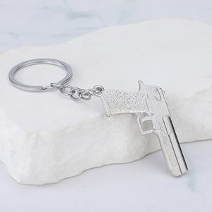 Porte-clés en métal en forme de pistolet, personnalisé, en alliage de zinc, étanche, de haute qualité, pour voiture, vente en gros - Product Image 5