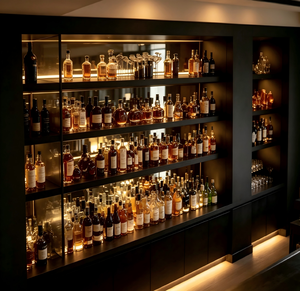 Comptoir de bar moderne de luxe et vitrine à vin |   Aménagement intérieur personnalisé pour bar à cocktails et conception clé en main de boutique de bar - Product Image 3
