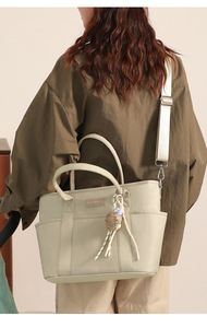 Bolsa Transversal Portátil para Mãe e Bebê, Resistente à Água, Alta Capacidade, Ultra Leve, Nylon Multifuncional, Cinza Claro para Passeios - Product Image 2