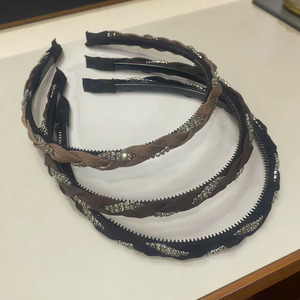 Nueva diadema trenzada retro con pedrería, diadema elegante de alta gama, pinza para el cabello, estilo popular en línea, de ala ancha - Product Image 3