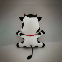 Pabrik OEM/ODM Uyeah, MOQ Rendah, Desain Pribadi, Boneka Sapi Kartun, Boneka Hewan Lucu Custom, Boneka Plushie Custom dengan Pakaian