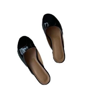 Sandales élégantes en cuir véritable à talon chaton fin pour femme, bout rond ouvert, talon bas, pour l'été, style mule d'extérieur - Product Image 5