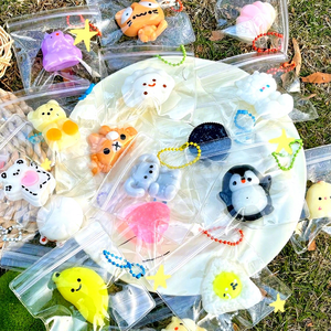 Jouet anti-stress créatif DIY Xiaohongshu très populaire pour garçons, mini pendentif à presser en plastique, mignon et de grande valeur - Product Image 6