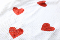 En stock, haut en sequins, haut rouge à cœurs, haut à col rond ample à manches courtes personnalisé pour la Saint-Valentin