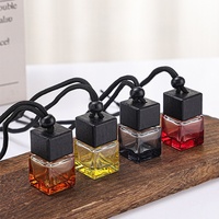 Diffuseur d'huiles essentielles de haute qualité, mini bouteille carrée de 8 ml en verre dégradé coloré, à suspendre dans la voiture, avec couvercle en bois