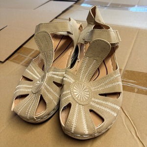 Sandales à talons de créateur en gros pour femmes, styles compensés et à enfiler à motif floral, chaussures d'été décontractées pour femmes, Nouveaux produits 2026 - Product Image 3