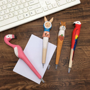 Bolígrafo Creativo de Madera Tallada con Animalito Adorable, Regalo Artesanal, Tinta Negra de 0.5mm, Logotipo Personalizado Grabado, Artículo Promocional Publicitario - Product Image 4