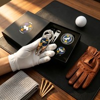 Outil de réparation de divots de golf 4-en-1 personnalisé en laiton antique à une seule pointe, avec fourchette à cigare, marqueur en bois et ouvre-bouteille, ensemble en cuir pour vente en gros