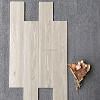 Carreaux de sol en céramique mate effet bois 200x1000mm antidérapants pour salon, aspect chêne naturel, bords rectifiés