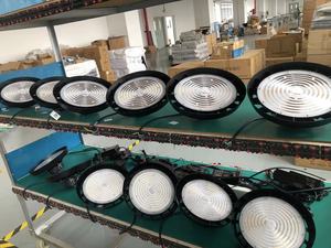 <span class=keywords><strong>Prix</strong></span> d'usine 100W 150W 200W pour éclairage de hangar à haut rendement lumineux, corps en aluminium durable UFO, IP65, garantie 5 ans, contrôle par capteur - Product Image 5