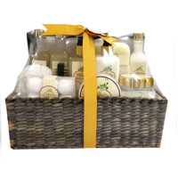 Coffret Cadeau Bain Luxe Femme : Bougie Parfumée, Panier Exfoliant, Lait de Chèvre, Essentiels Écologiques