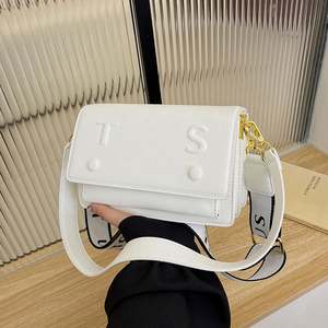 Bolsos de Mujer al por Mayor de Fábrica, Bolsos de Marca, Bolsos de Lujo para Mujer, Diseño de Moda con Decoración de Letras, Bolsos de Hombro Cruzados de PU - Product Image 4