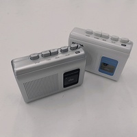 Enregistreur et lecteur de cassettes portable PANDA F-119 blanc classique avec microphone intégré, design portable, enregistrement MP3