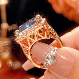 Anillo Geométrico Ovalado de Alta Calidad Toderi Náutico Ecológico Chapado en Oro Rosa sobre Cobre con Circonita Multicolor Creada en Laboratorio de 15*20mm - Product Image 5