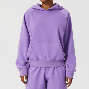 เสื้อฮู้ดผู้หญิงทรงหลวม สไตล์สตรีทแวร์ ผ้าคอตตอนผสม 300 กรัม ซับในอย่างดี ใส่สบายสำหรับฤดูใบไม้ร่วง รับสกรีนโลโก้ด้านหน้า ราคาโรงงาน - Product Image 2