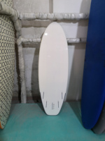 Machine de façonnage de planches de surf CNC haute densité pour enfants, pour planches de surf souples en mousse EPS vierge et planches en époxy pour les eaux océaniques