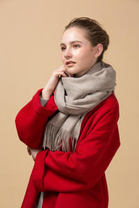 ผ้าพันคอแคชเมียร์ผสมขนแกะเมอริโนแบบยาวสำหรับผู้หญิง ผลิตตามสั่งขายส่ง ระบายอากาศได้ดี เหมาะสำหรับการเดินทางและใช้ในชีวิตประจำวัน - Product Image 4