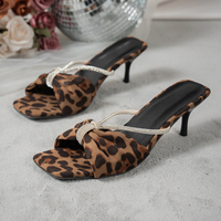 Nouvelles sandales et mules pour femmes, élégantes, à lanières torsadées ornées de strass, à talons hauts fins et bout ouvert, pour l'extérieur