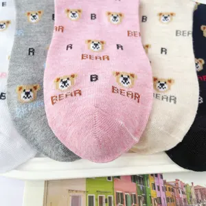 Chaussettes en gros de haute qualité nouveau coton animal populaire chaussettes pour femmes mode filles heureux chaussettes pour femmes