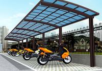 Toit de garage solaire en aluminium avec pare-soleil durable ; Panneaux de pare-soleil en métal pour extérieur disponibles pour la personnalisation.