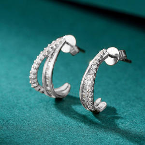 Orecchini E3486 in Oro Bianco con Diamanti Taglio Baguette, Gioielli di Lusso Naturali per Donna - Product Image 5