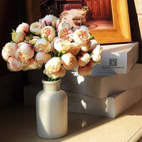 Venta al por mayor de fábrica: 27 cabezas de camelias de seda artificiales semielaboradas para ceremonias de boda, arreglos de pasillo y decoración de salones.