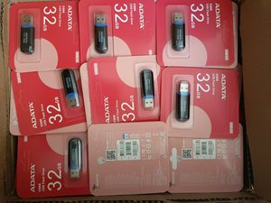 <span class=keywords><strong>Clé</strong></span> <span class=keywords><strong>USB</strong></span> Adata C906 originale haute vitesse 8 Go 16 Go 32 Go 64 Go <span class=keywords><strong>USB</strong></span> 2.0 Dispositif de stockage <span class=keywords><strong>pour</strong></span> <span class=keywords><strong>PC</strong></span> - Product Image 4