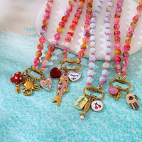 Ensemble de colliers ras du cou en perles acryliques à motif marbré Asu Y2K avec pendentifs animaux mignons - Accessoires tendance pour les vacances