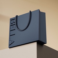 Sacs fourre-tout en papier kraft de style mode haut de gamme, sacs cadeaux personnalisés, emballage épaissi, impression UV en relief pour bougies, magasins de vêtements