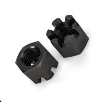 Écrou hexagonal fendu noir, haute résistance pour l'assemblage de machines.