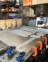 Plaque de refroidissement en aluminium imperméable de haute qualité FSW, plaque de refroidissement par friction et soudage pour moteur de voiture à énergie nouvelle