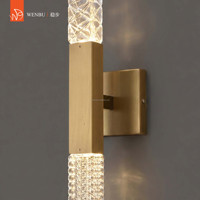 Lampe murale de luxe en verre cristal Linear Lead Crystal Glass en or brossé pour villa, hôtel, salon