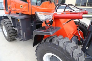 Chariot élévateur 4x4 3T Diesel tout-terrain, pour travaux en montagne, usage intensif, certifié CE - Product Image 3
