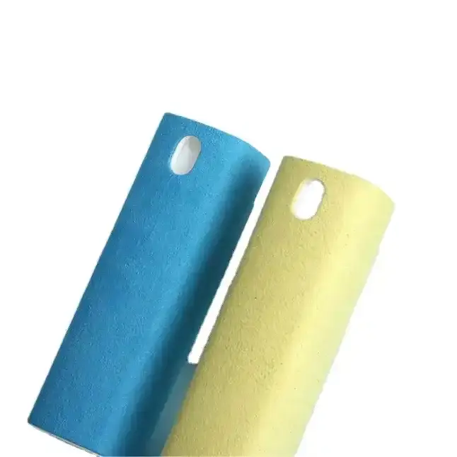 Mini flacon pulvérisateur à brouillard fin en plastique de 10ml réutilisable personnalisé avec couvercle en cuir suédé et microfibre pour nettoyant pour écran