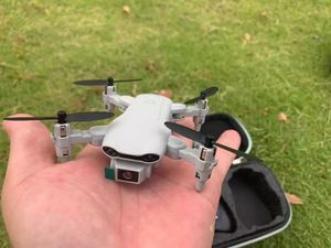 Mini drone V9, nouveau drone RC avec caméra 4K HD, télécommande, facile à utiliser pour les débutants, quadricoptère pliable en plastique - Product Image 4