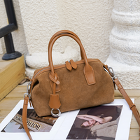 Produits en gros 2025 Tendance Sac à main pour femme en daim de vache, style bandoulière et porté travers, effet givré, pour les trajets quotidiens, pour les marchés en ligne chinois