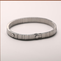 Bracelet en acier avec sangle élastique à vis d'amour