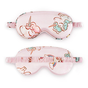 Ensemble cadeau en tissu personnalisé de luxe Ping, foulard en soie imprimé, masque pour les yeux, sac rose, nœud bleu, design exquis pour femmes - Product Image 2