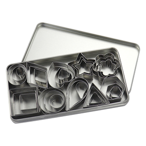 ชุดอุปกรณ์ทำขนมสแตนเลส 30 ชิ้น แม่พิมพ์คุกกี้รูปดอกไม้ หัวใจ ดาว - Product Image 1